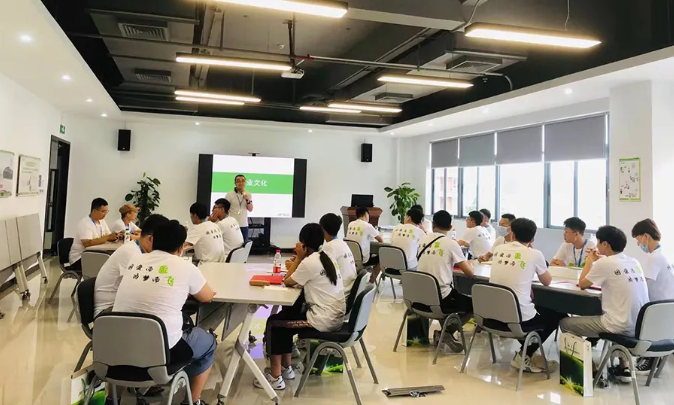 行而不辍,未來可(kě)期-加(jia)油，聚(ju)飛人(ren)！